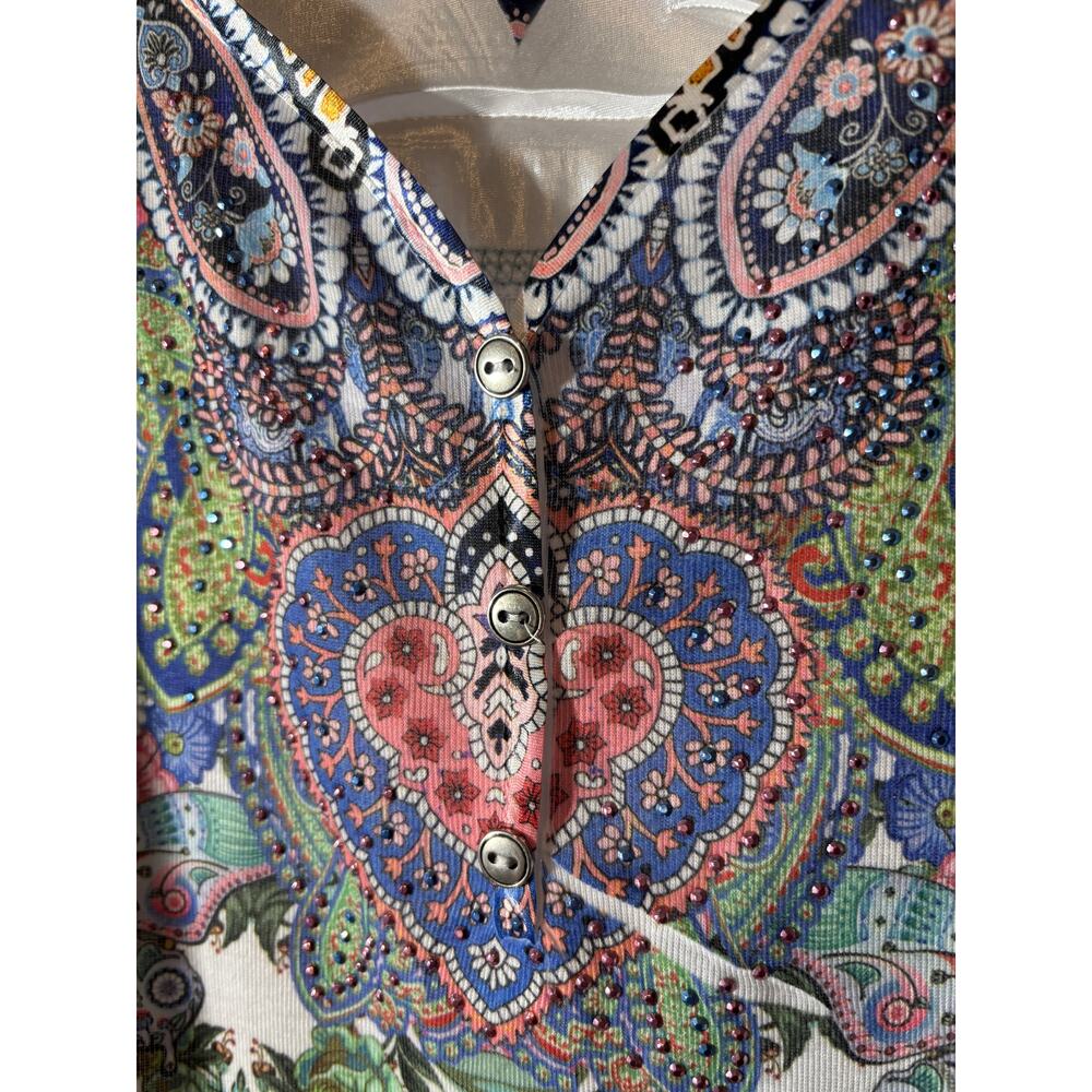 One World Plus Size 2X Boho Floral Embellished Butterfly V-Neck Tee T-Shirt - Picture 2 of 6